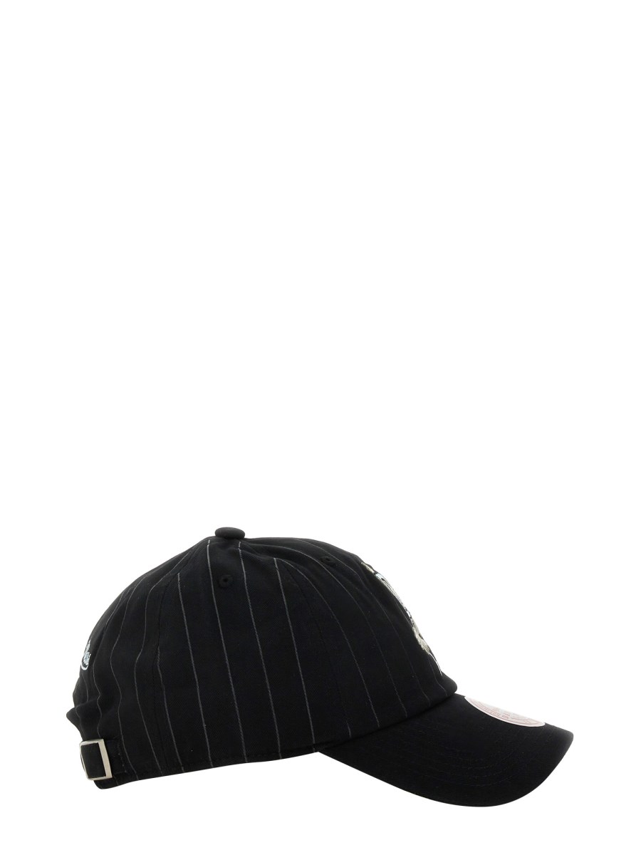 3.PARADIS CAPPELLO MITCHELL & NESS AND THE NBA IN COTONE CON RICAMO DOVE Vendita Economica