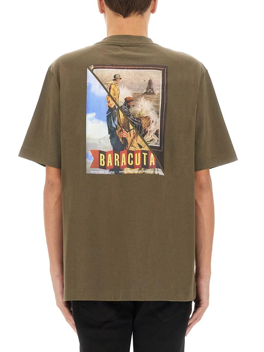 BARACUTA X BARBOUR T-SHIRT IN JERSEY CON LOGO Offerta