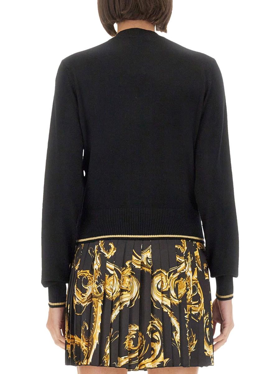 VERSACE JEANS COUTURE MAGLIA V-EMBLEM 2025