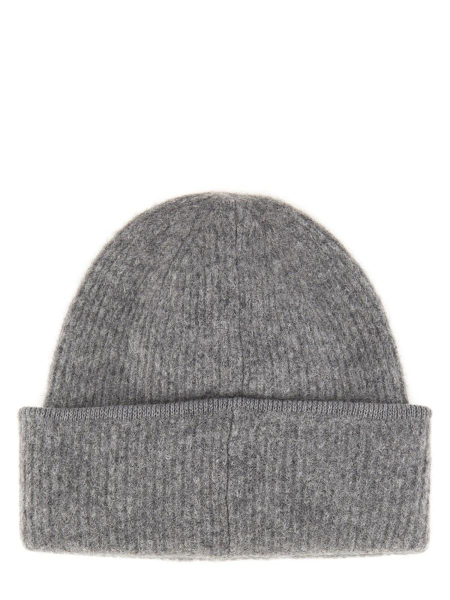 JACQUEMUS CAPPELLO BEANIE IN ALPACA CON LOGO IN GROSGRAIN Offerte esclusive