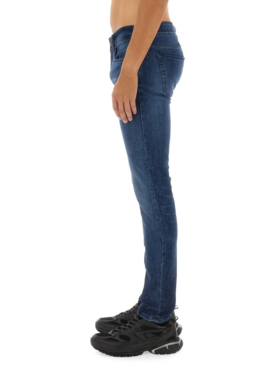 DIESEL JEANS "1979 SLEENKER" Discount Store per i nuovi prodotti